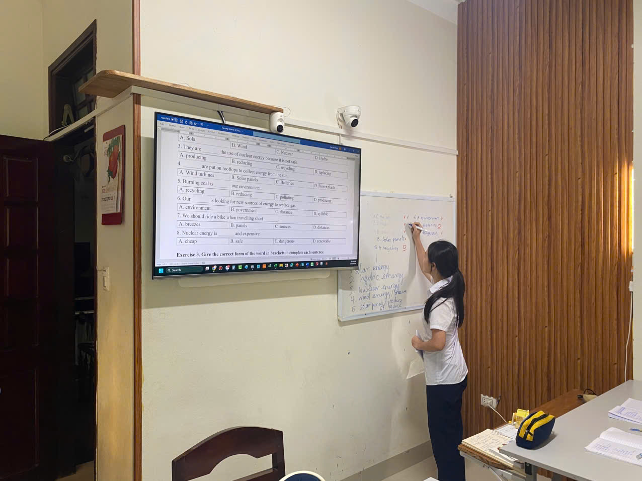 Học sinh luyện thi IOE tại Aurora English Center Đà Nẵng